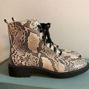 LINEA PAOLO Lace Up‎ Combat Moto BOOTS Snake Print Leather Lug Sole